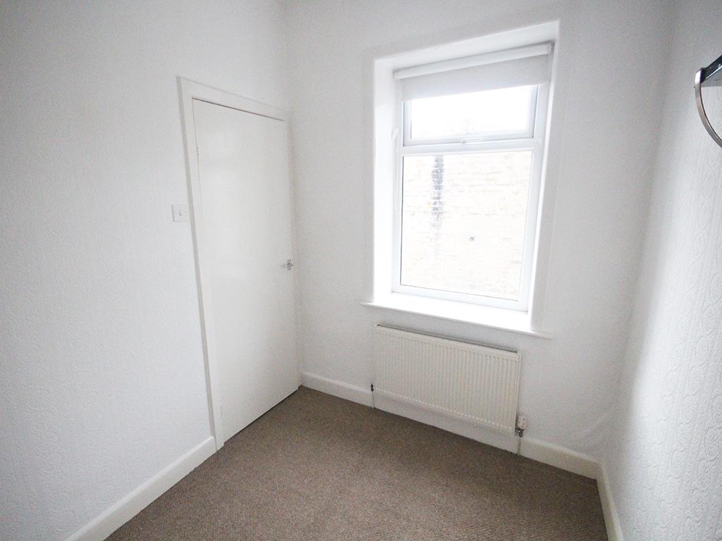 2 bedroom mid terrace house To Let in Barnoldswick - IMG_5534.jpg